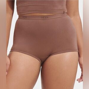 UGG DESIRAY Cheeky Boy Short